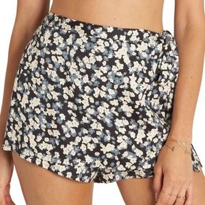 Billabong Flirting Devil Skort NEVER WORN